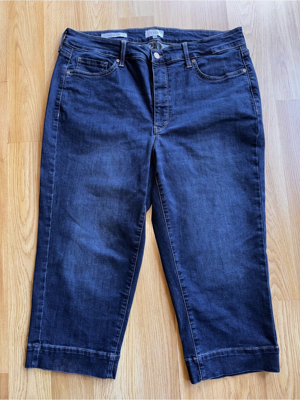 NYDJ Size 16W Marilyn Capri denim crop Jeans liftxtuck